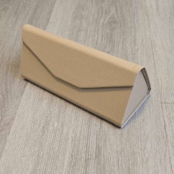 Accessories - Elegant Tan Foldable Glasses Case